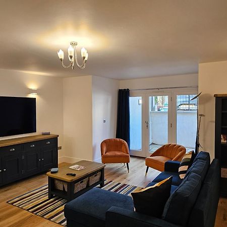Spacious Modern 2-Bed Parking & Wi-Fi & 65"Oled Bristol Esterno foto