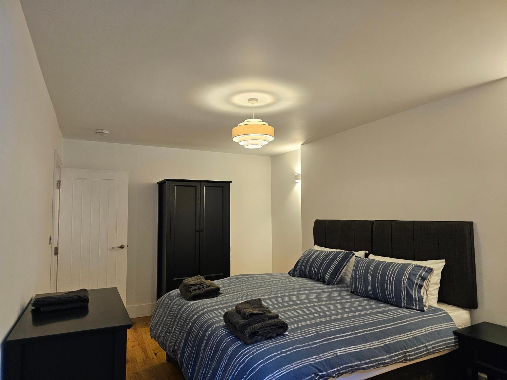 Spacious Modern 2-Bed Parking & Wi-Fi & 65"Oled Bristol Esterno foto