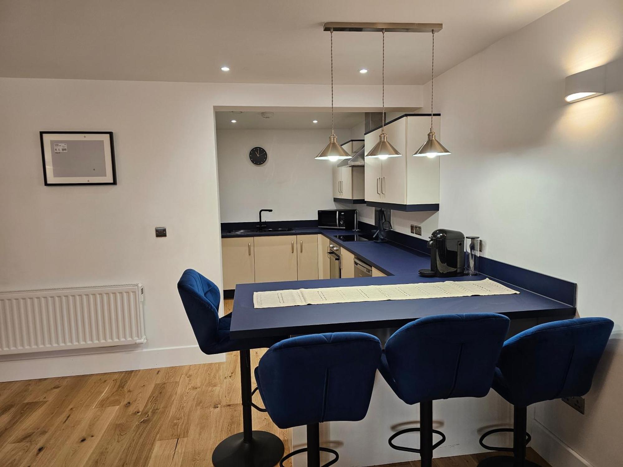 Spacious Modern 2-Bed Parking & Wi-Fi & 65"Oled Bristol Esterno foto