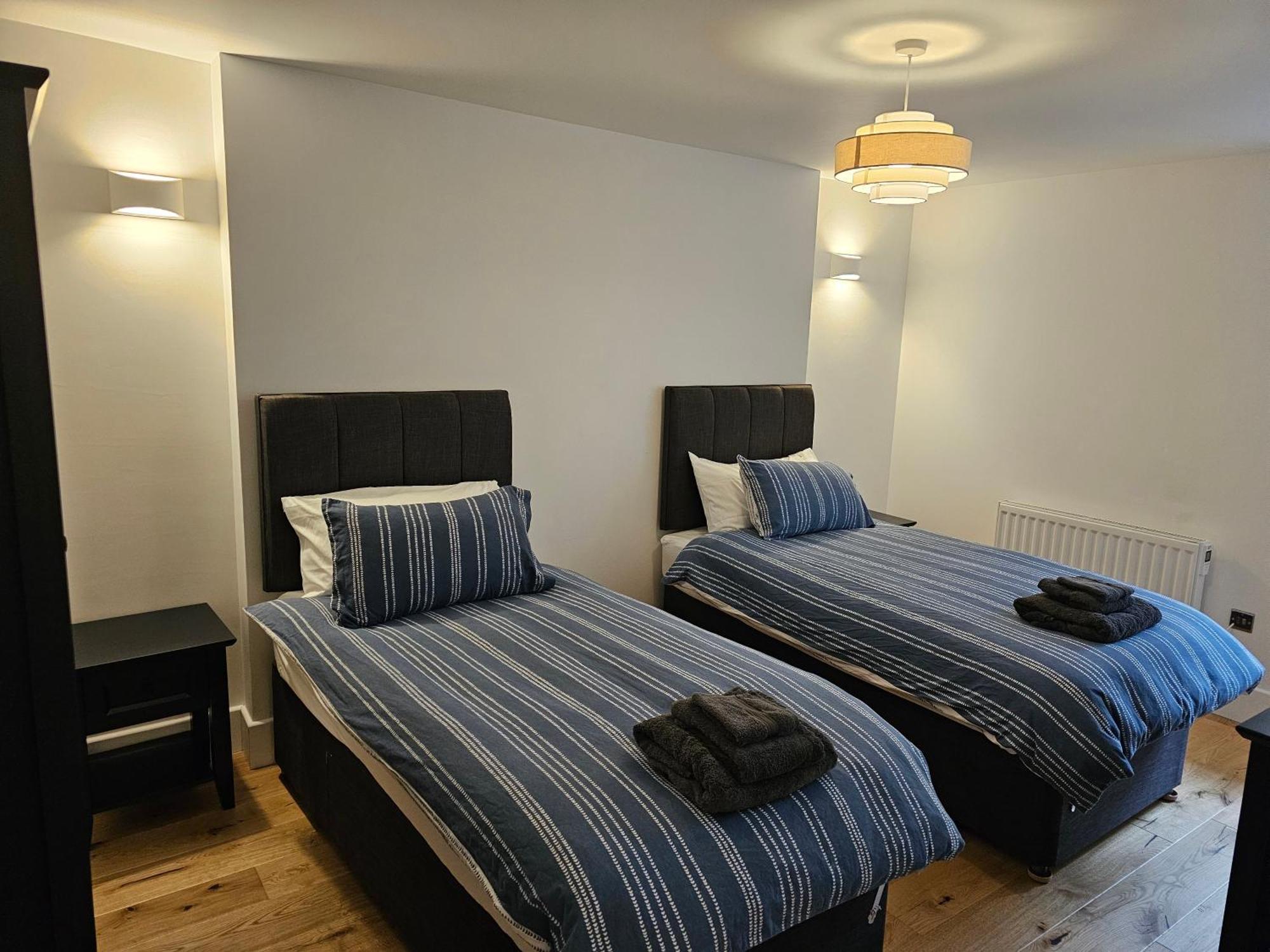 Spacious Modern 2-Bed Parking & Wi-Fi & 65"Oled Bristol Esterno foto