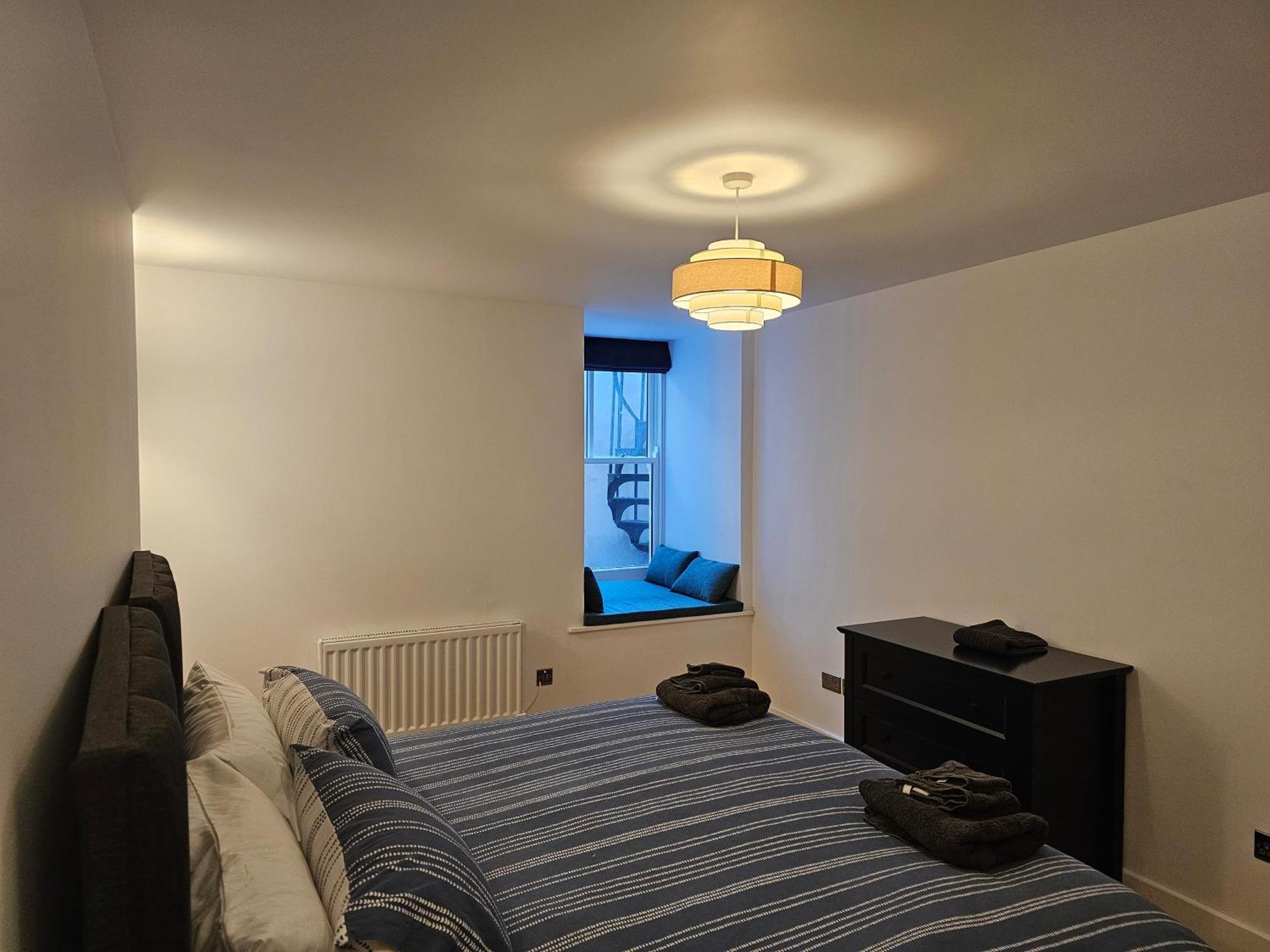 Spacious Modern 2-Bed Parking & Wi-Fi & 65"Oled Bristol Esterno foto