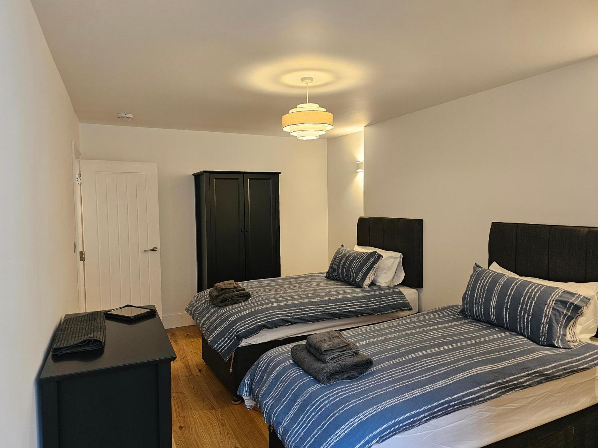 Spacious Modern 2-Bed Parking & Wi-Fi & 65"Oled Bristol Esterno foto