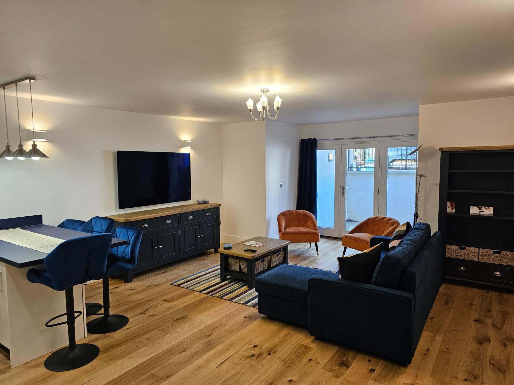 Spacious Modern 2-Bed Parking & Wi-Fi & 65"Oled Bristol Esterno foto